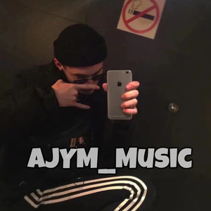 裸体美女被打屁股插逼
